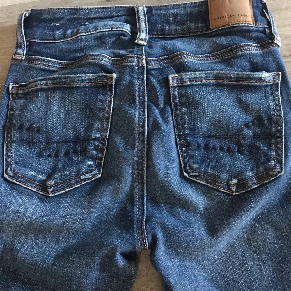 American Eagle Distressed Hi-Rise Jegging Crop